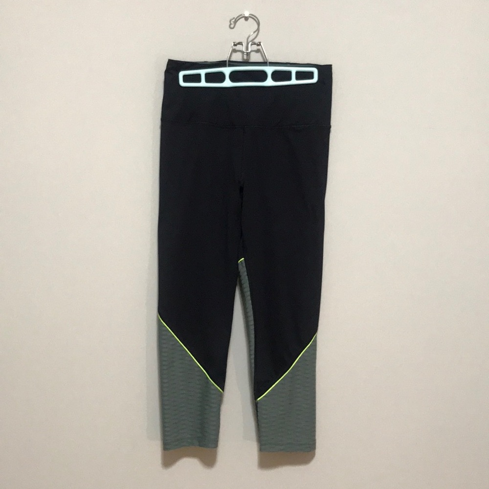 Victoria Sport crop leggings 21”